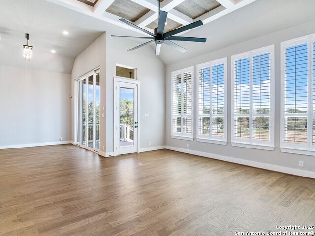 Listing photo id 12 for 2129 Glendon Drive