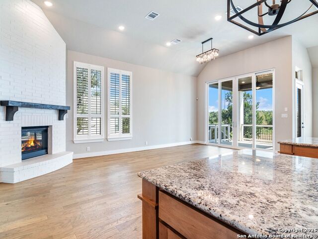 Listing photo id 18 for 2129 Glendon Drive