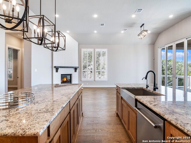 Listing photo id 22 for 2129 Glendon Drive