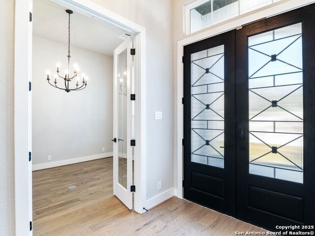 Listing photo id 1 for 2129 Glendon Drive