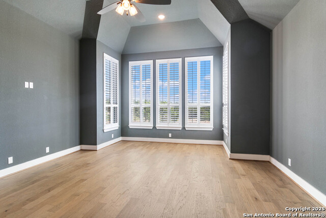 Listing photo id 28 for 2129 Glendon Drive