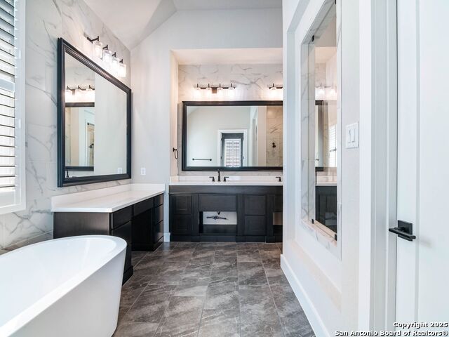 Listing photo id 30 for 2129 Glendon Drive