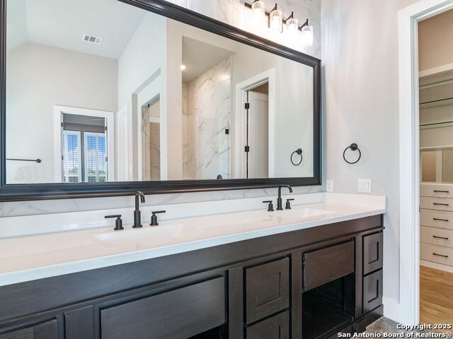 Listing photo id 32 for 2129 Glendon Drive