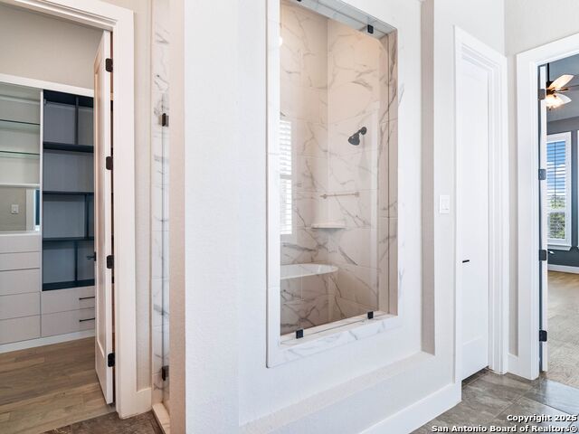 Listing photo id 33 for 2129 Glendon Drive