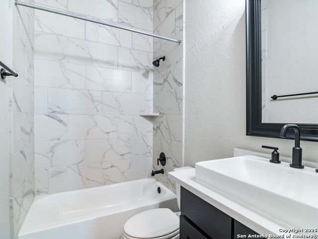 Listing photo id 37 for 2129 Glendon Drive