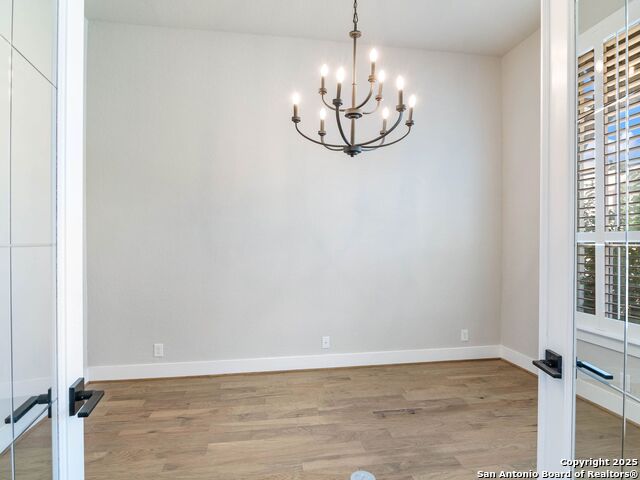 Listing photo id 2 for 2129 Glendon Drive