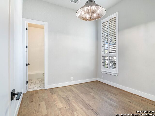 Listing photo id 40 for 2129 Glendon Drive