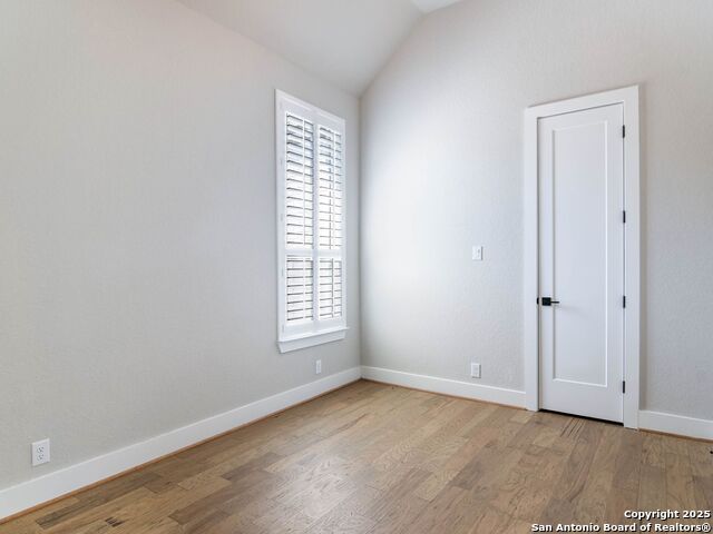 Listing photo id 43 for 2129 Glendon Drive