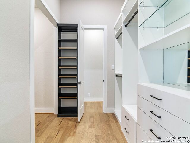 Listing photo id 45 for 2129 Glendon Drive