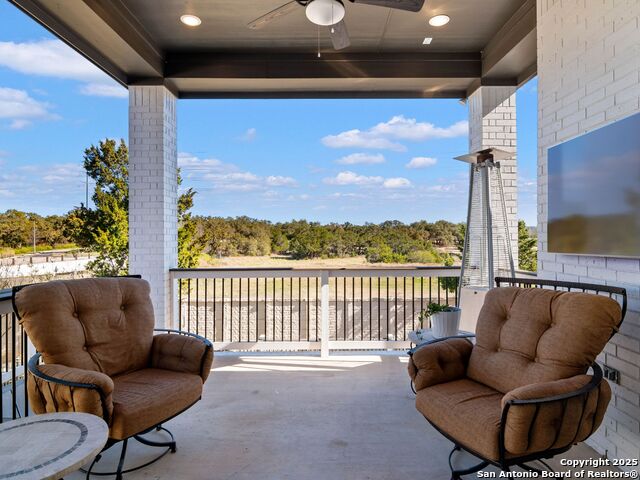 Listing photo id 46 for 2129 Glendon Drive