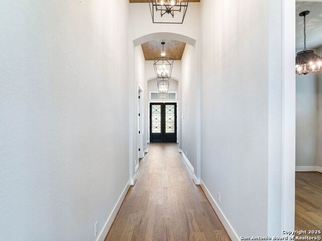 Listing photo id 4 for 2129 Glendon Drive