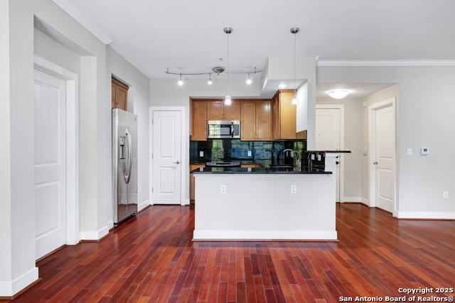 Image 11 of 26 For 7342 Oak Manor Dr  3106