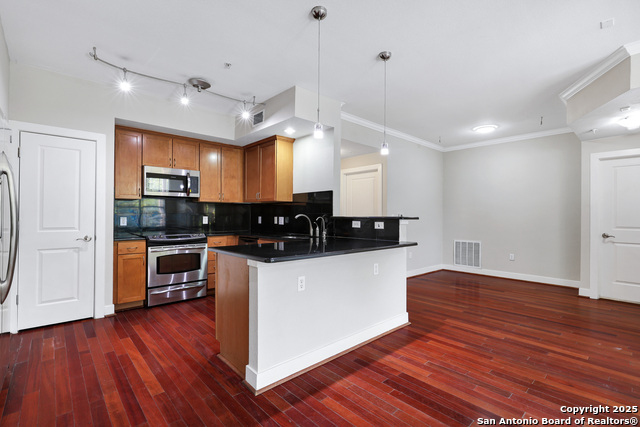 Image 12 of 26 For 7342 Oak Manor Dr  3106