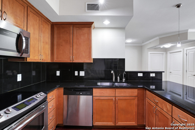 Image 14 of 26 For 7342 Oak Manor Dr  3106