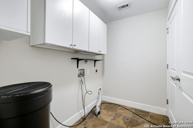 Image 24 of 26 For 7342 Oak Manor Dr  3106