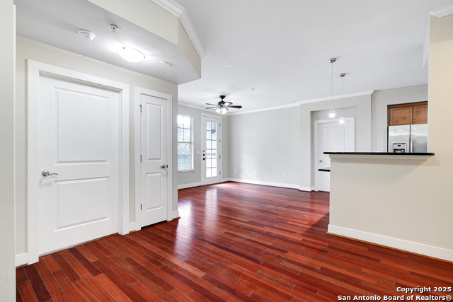 Image 5 of 26 For 7342 Oak Manor Dr  3106