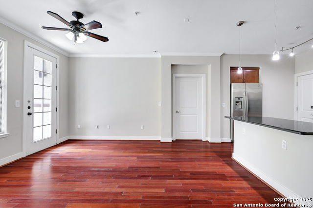 Image 8 of 26 For 7342 Oak Manor Dr  3106