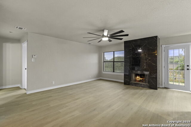 Image 11 of 49 For 7738 Oakhill Park