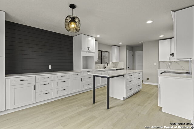 Image 17 of 49 For 7738 Oakhill Park