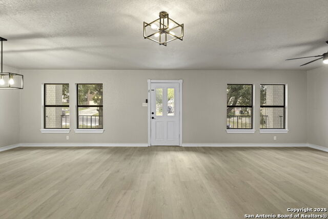 Image 7 of 49 For 7738 Oakhill Park