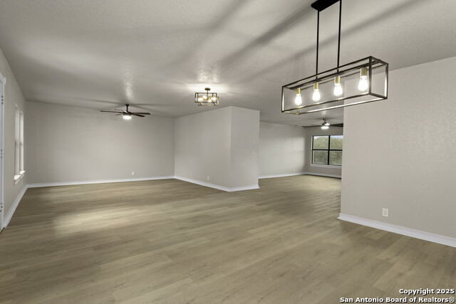 Image 8 of 49 For 7738 Oakhill Park