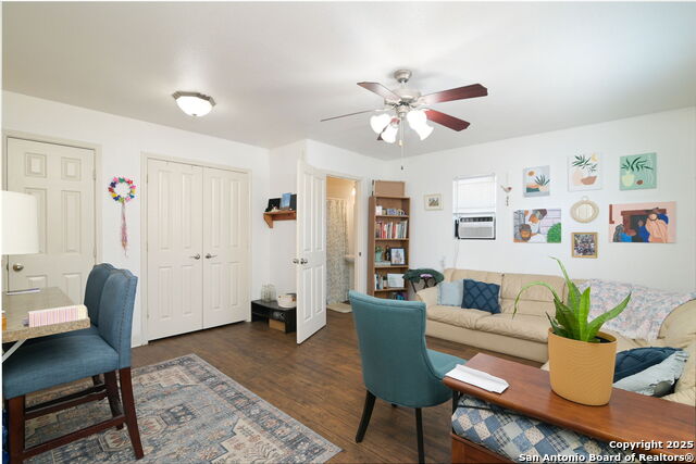 Image 2 of 10 For 211 Dickson E Rear Apart