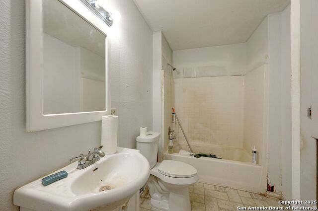 Image 11 of 23 For 815 Pecan