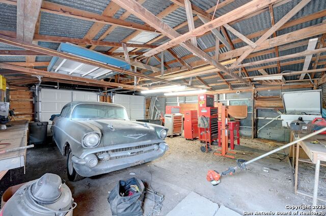 Image 12 of 23 For 815 Pecan