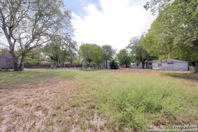 Image 14 of 23 For 815 Pecan