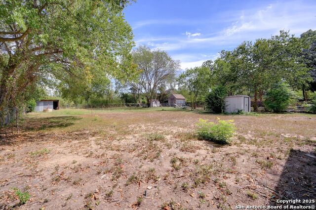 Image 17 of 23 For 815 Pecan