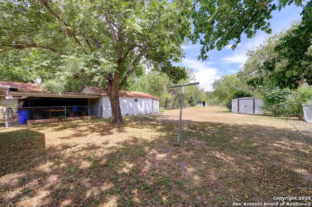 Image 18 of 23 For 815 Pecan