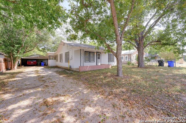 Image 20 of 23 For 815 Pecan