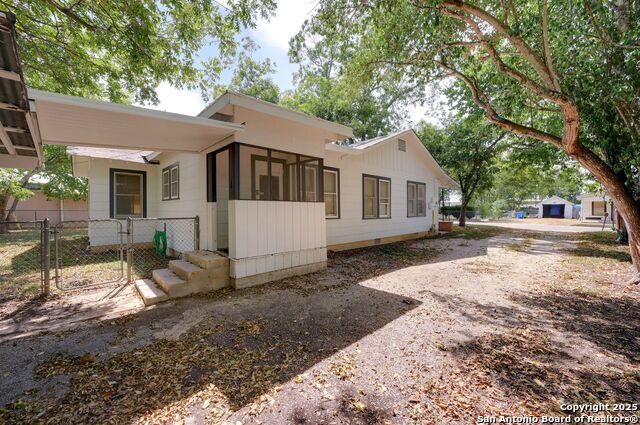 Image 21 of 23 For 815 Pecan