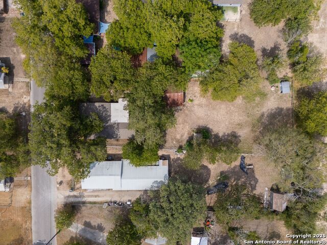 Image 22 of 23 For 815 Pecan