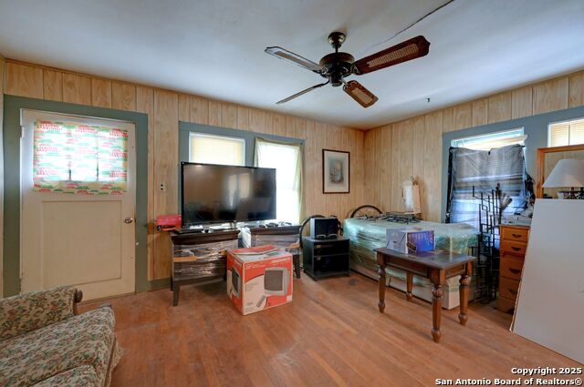 Image 3 of 23 For 815 Pecan