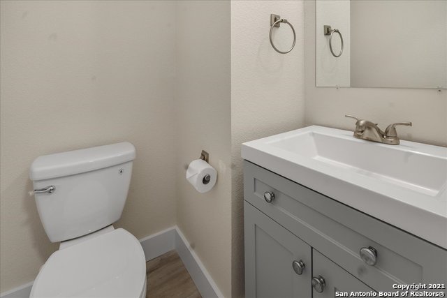 Image 12 of 41 For 23607 Silver Creek