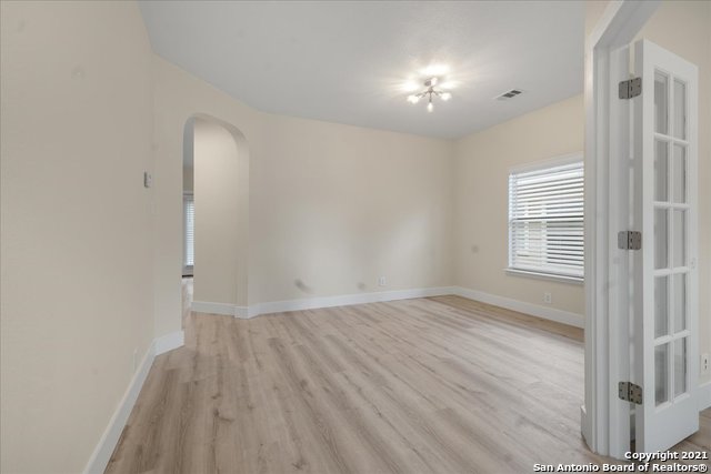 Image 13 of 41 For 23607 Silver Creek