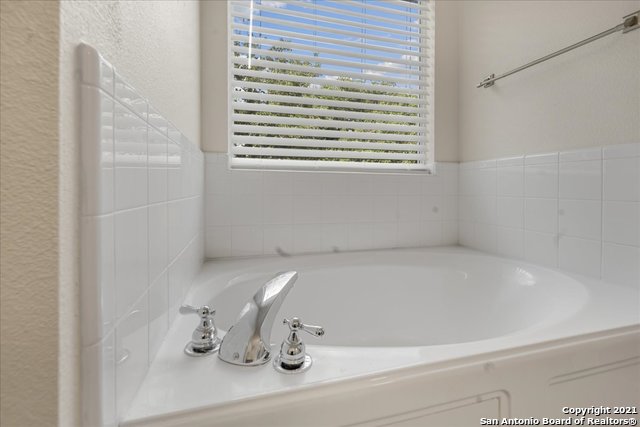 Image 18 of 41 For 23607 Silver Creek