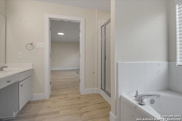 Image 21 of 41 For 23607 Silver Creek