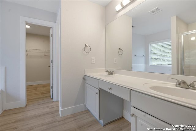 Image 22 of 41 For 23607 Silver Creek