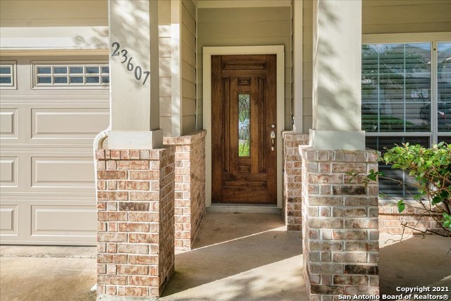 Image 4 of 41 For 23607 Silver Creek