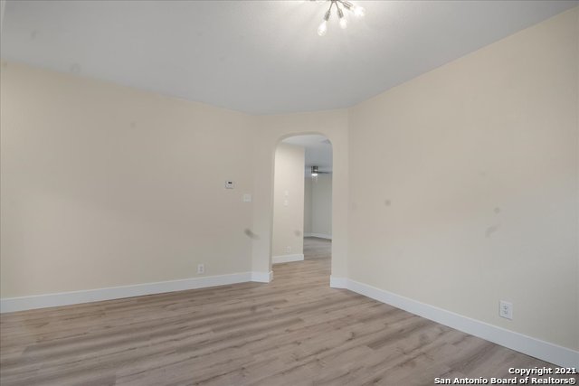 Image 5 of 41 For 23607 Silver Creek