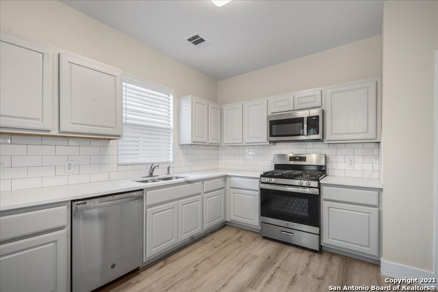 Image 8 of 41 For 23607 Silver Creek