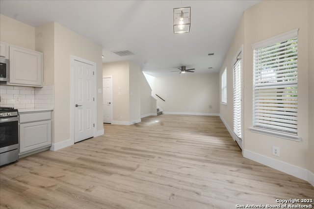 Image 9 of 41 For 23607 Silver Creek