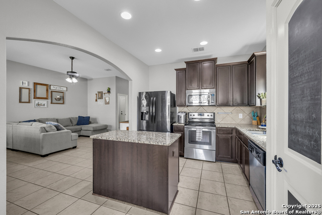 Image 11 of 26 For 327 Amaryllis