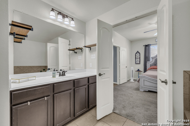 Image 17 of 26 For 327 Amaryllis