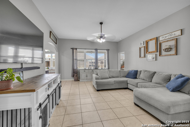 Image 5 of 26 For 327 Amaryllis