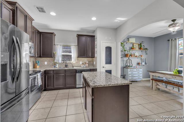 Image 9 of 26 For 327 Amaryllis