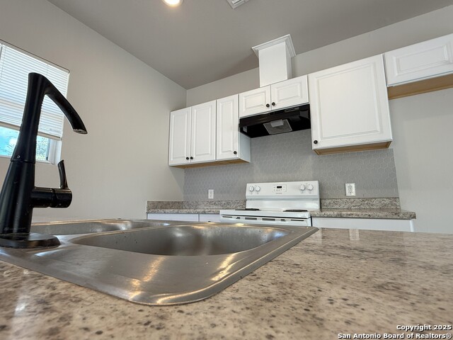 Image 7 of 15 For 5010 Lucinda