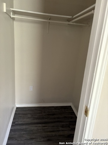 Image 14 of 15 For 9931 Royal Hunt